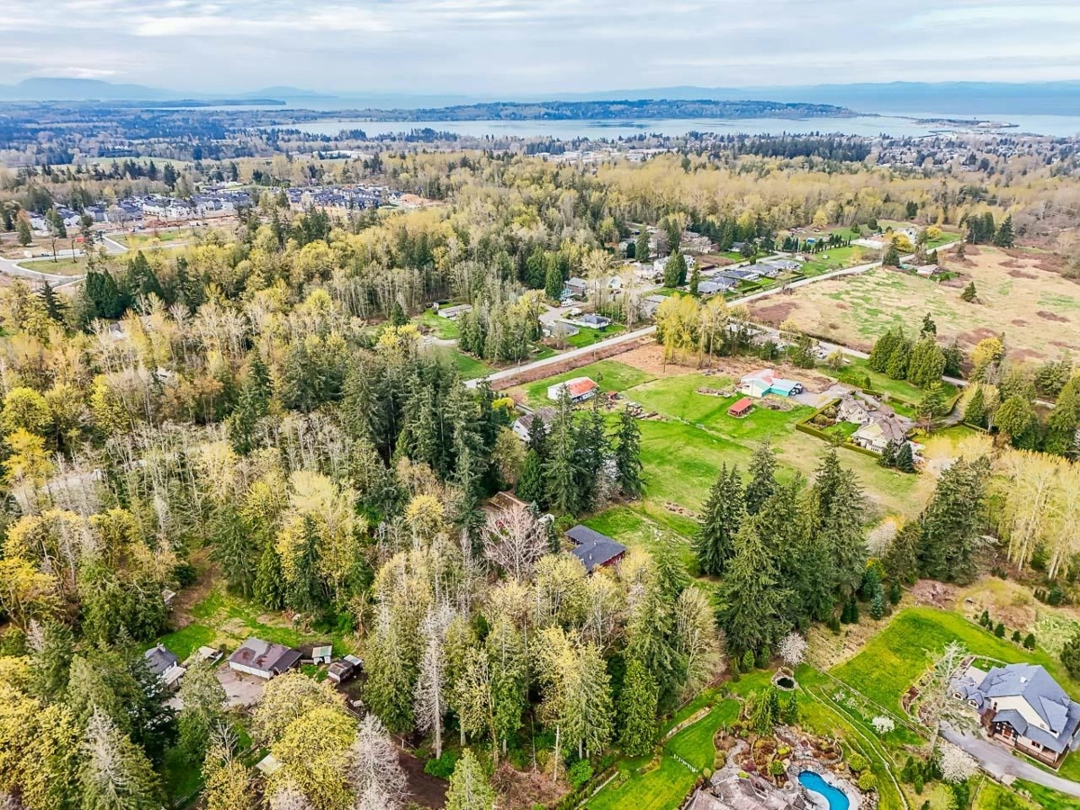 Breakfast Nook Photo of 18495 Avenue, Surrey, BC