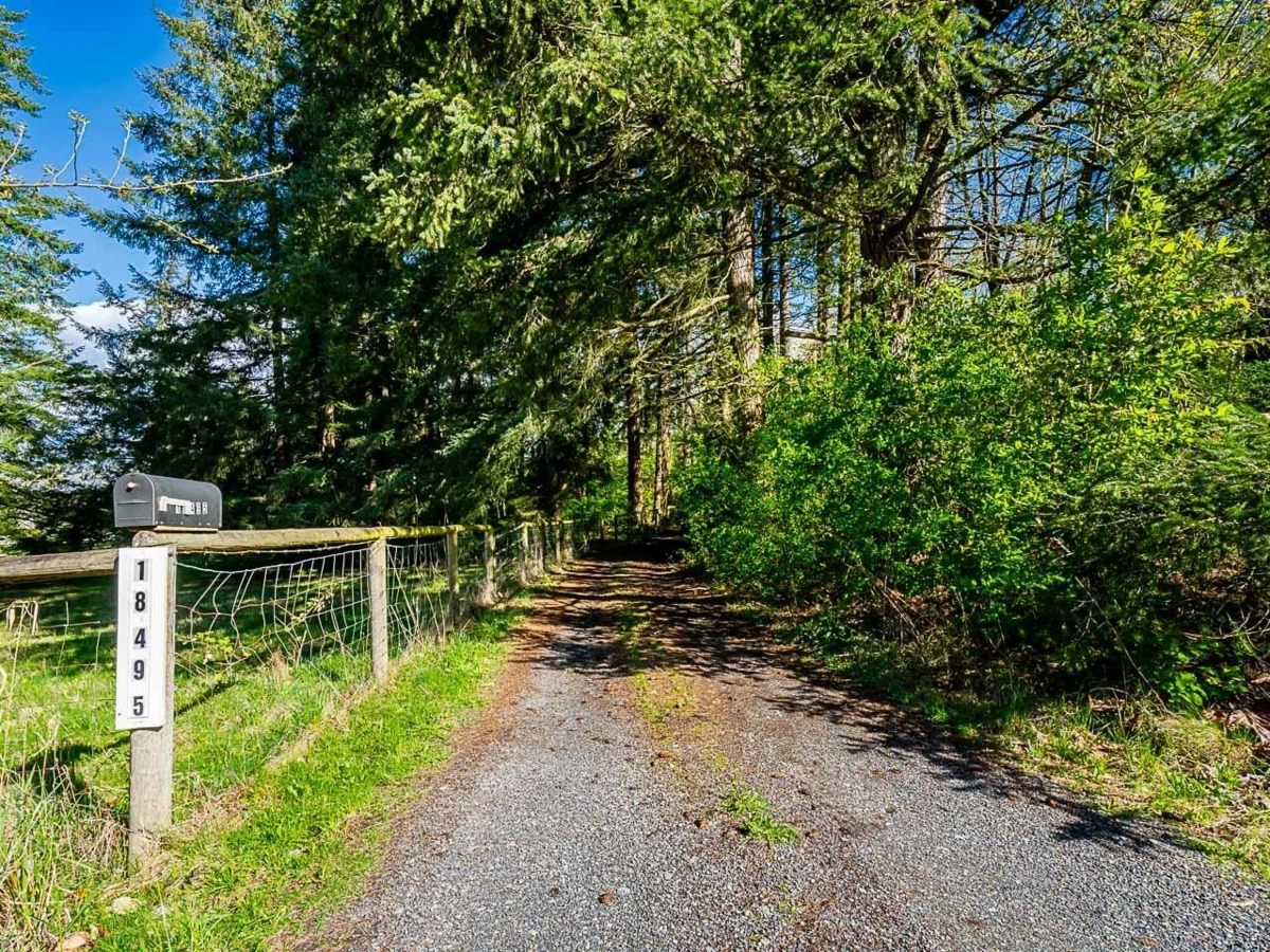 Guest Bathroom Photo of 18495 Avenue, Surrey, BC