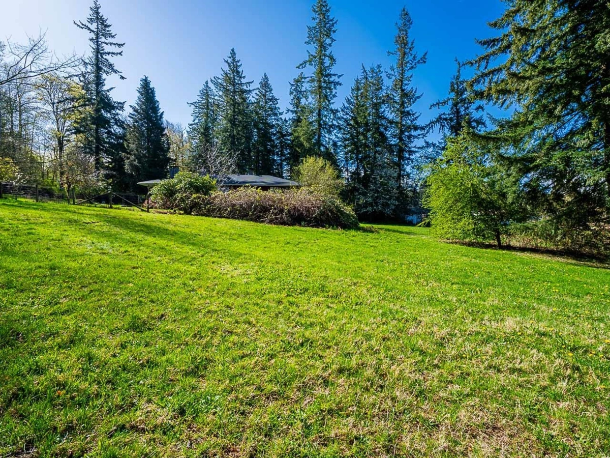 Mudroom Photo of 18495 Avenue, Surrey, BC