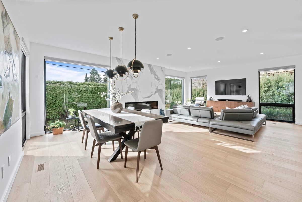 Kitchen Island Photo of 4275 Chelsea Crescent, North Vancouver, BC