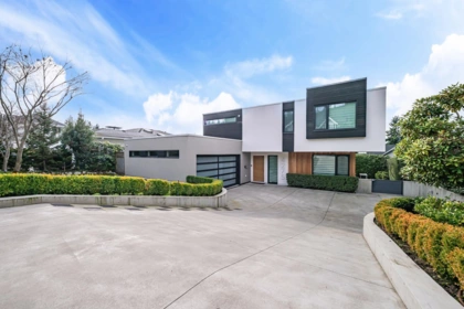 4275 Chelsea Crescent, North Vancouver, BC, Central Lonsdale — 6 bed single family residence for sale