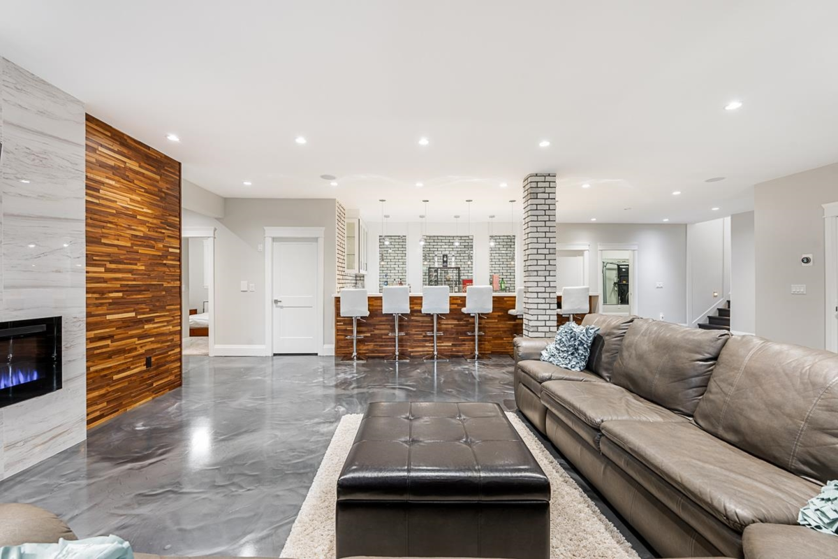 Hallway Photo of 21795 86a Avenue, Langley, BC