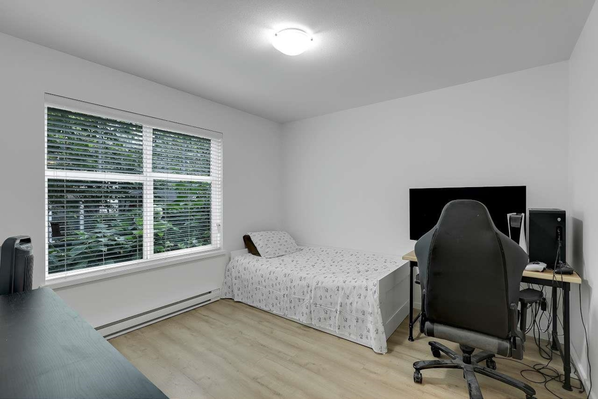 Garage Interior Photo of 8 10433 158 Street, Surrey, BC