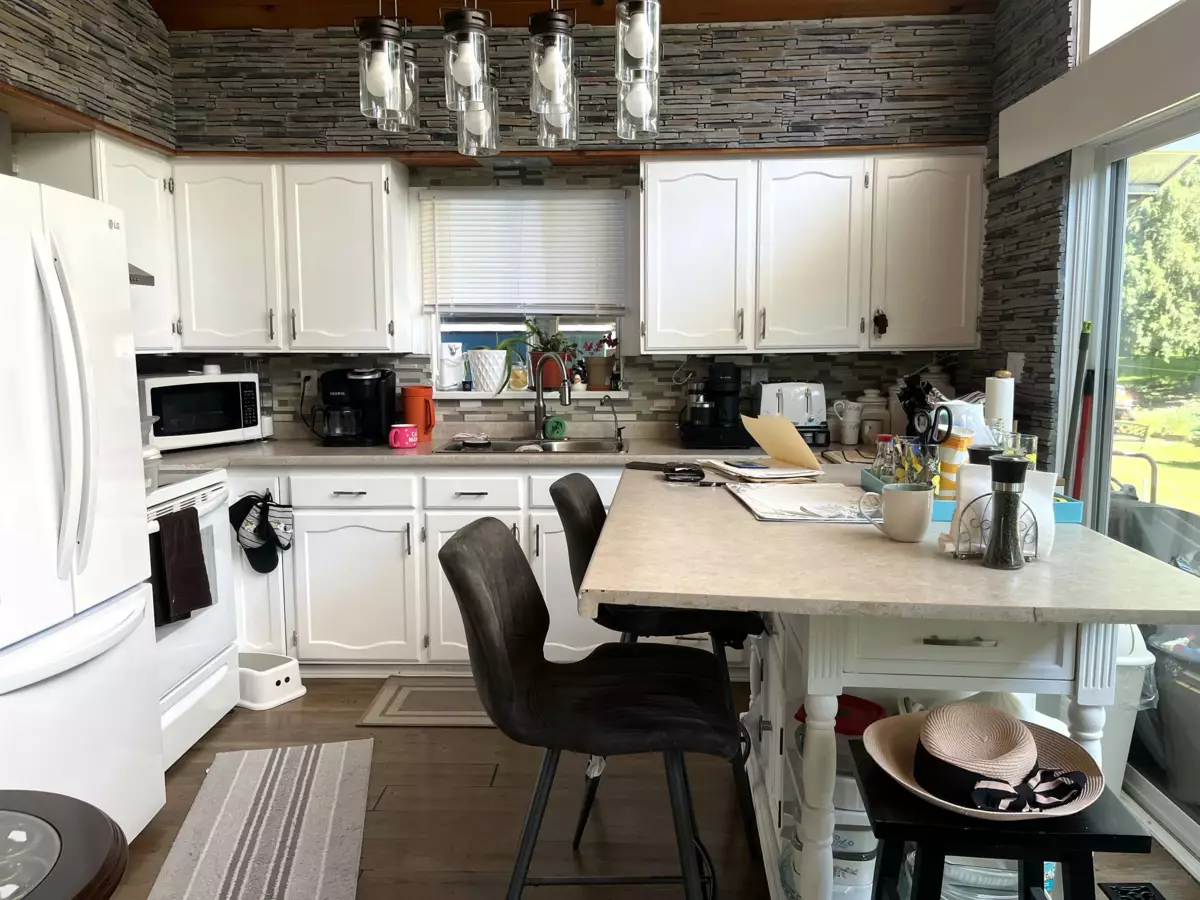 Breakfast Nook Photo of 50964 O'byrne Road, Chilliwack, BC