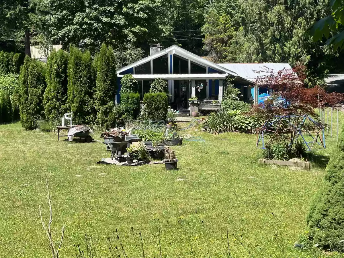 Family Room Photo of 50964 O'byrne Road, Chilliwack, BC