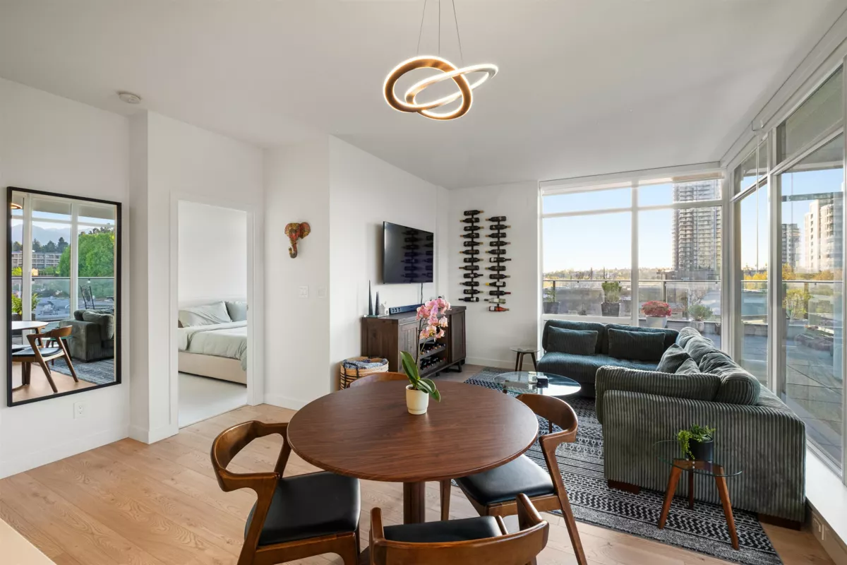 Dining Area Photo of 504 2181 Madison Avenue, Burnaby, BC