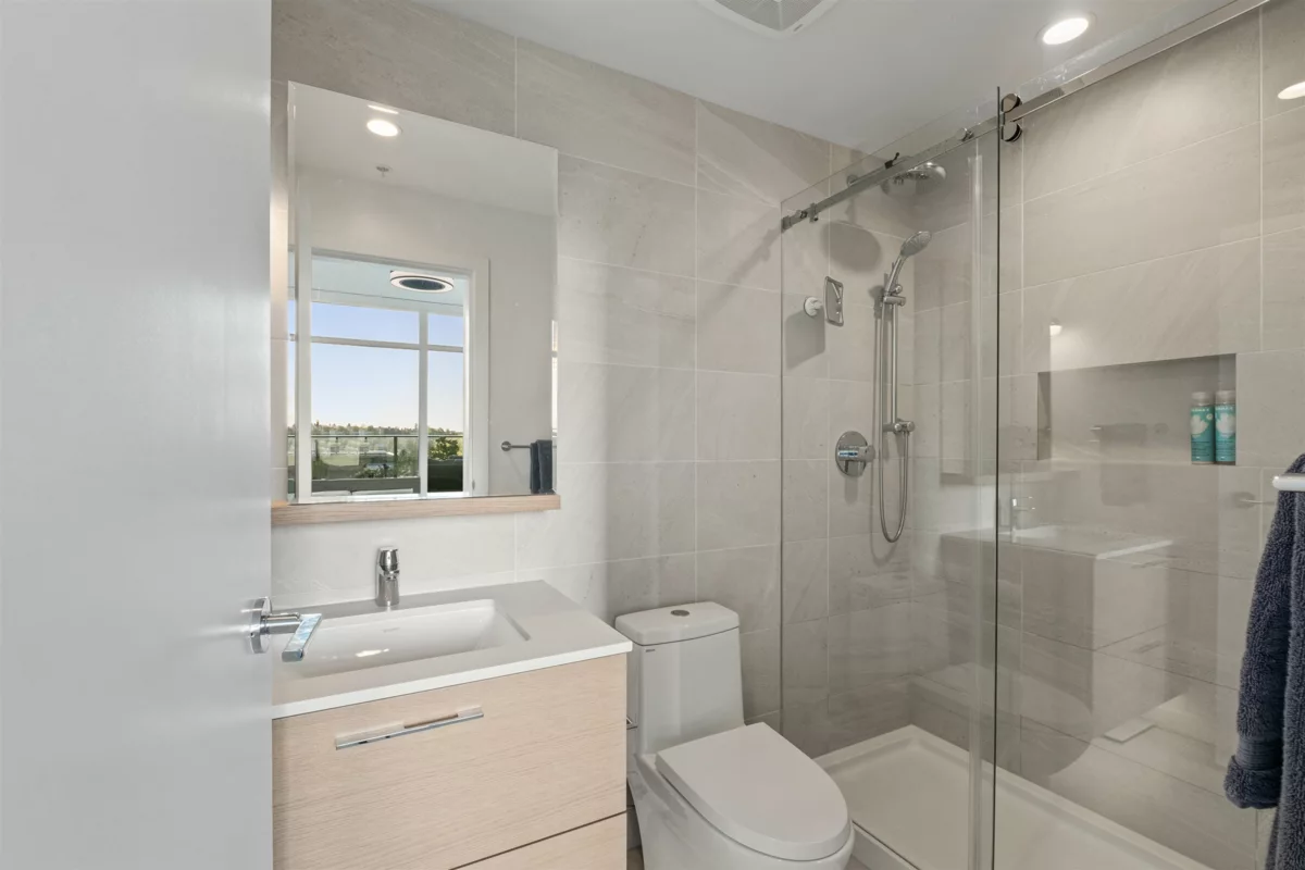 Guest Bathroom Photo of 504 2181 Madison Avenue, Burnaby, BC