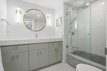 Primary Bathroom Photo of 102 2135 Argyle Avenue, West Vancouver, BC