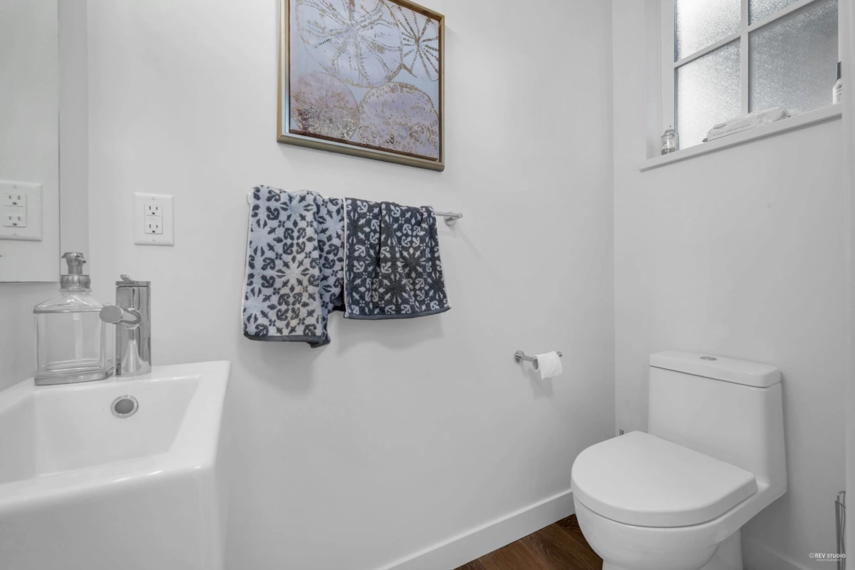 Basement Recreation Room Photo of 7901 Oak Street, Vancouver, BC