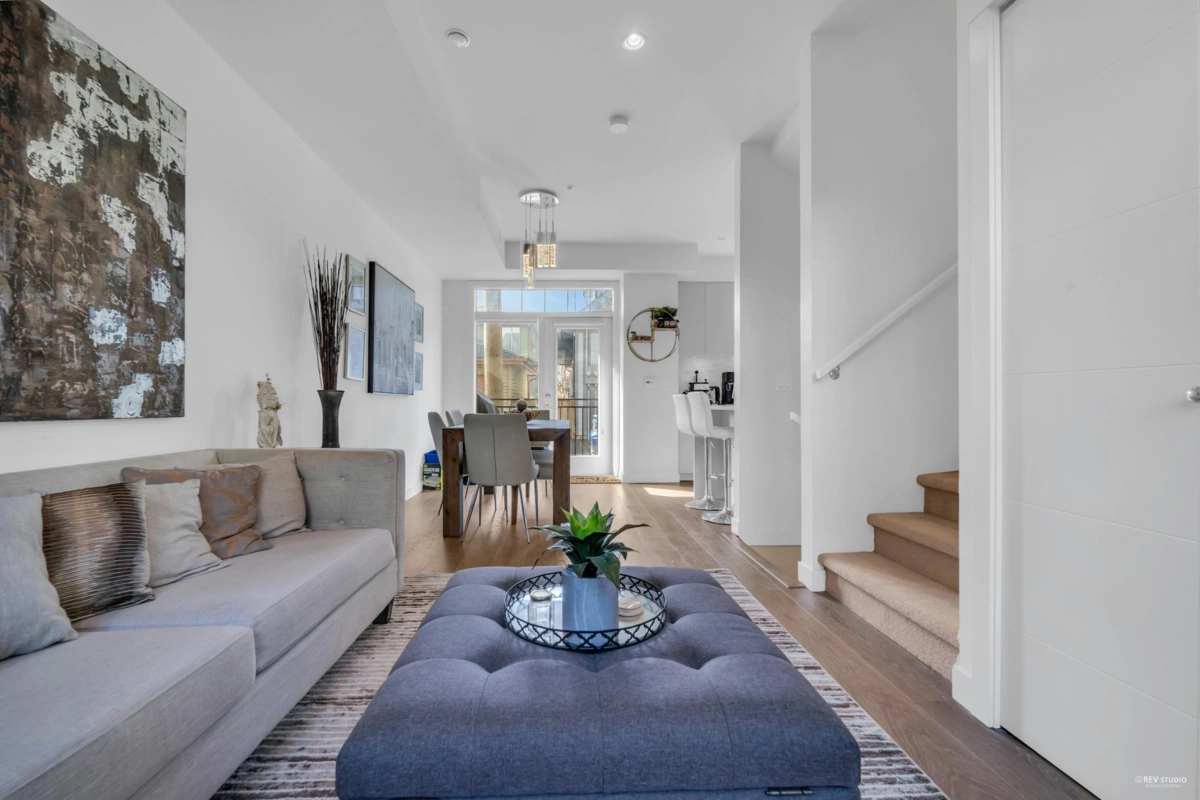 Kitchen Island Photo of 7901 Oak Street, Vancouver, BC