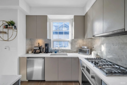 Guest Bathroom Photo of 7901 Oak Street, Vancouver, BC