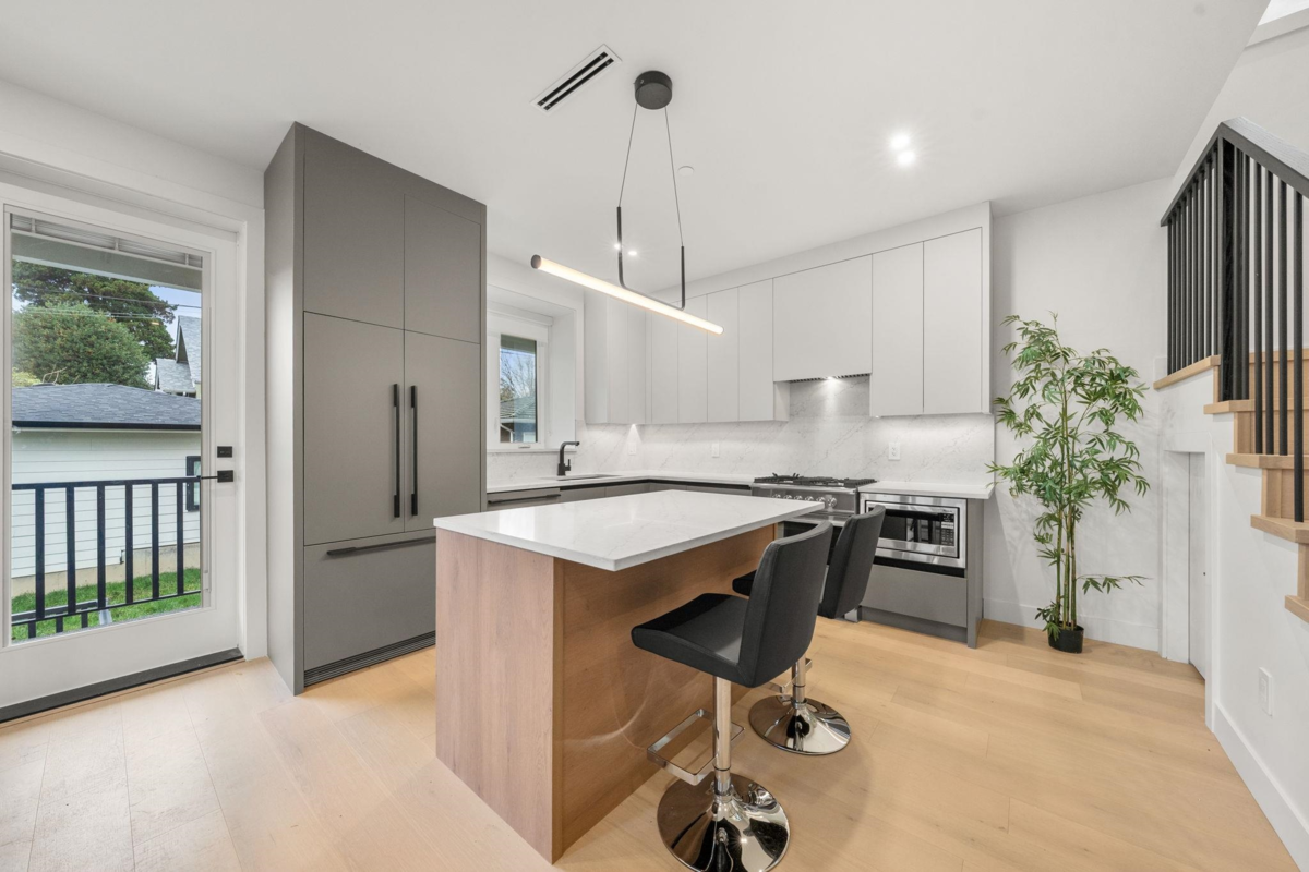 Breakfast Nook Photo of 3483 Adanac Street, Vancouver, BC