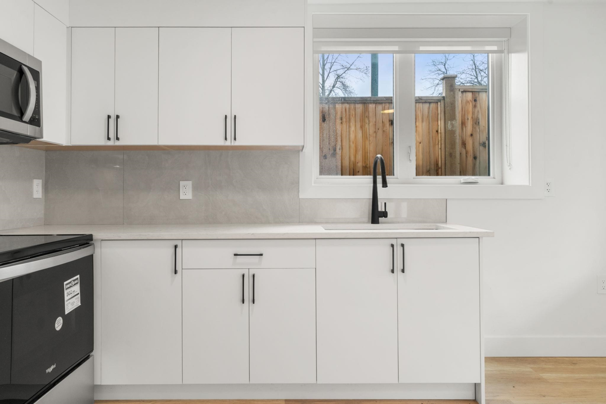 Garden / Landscaping Photo of 3483 Adanac Street, Vancouver, BC