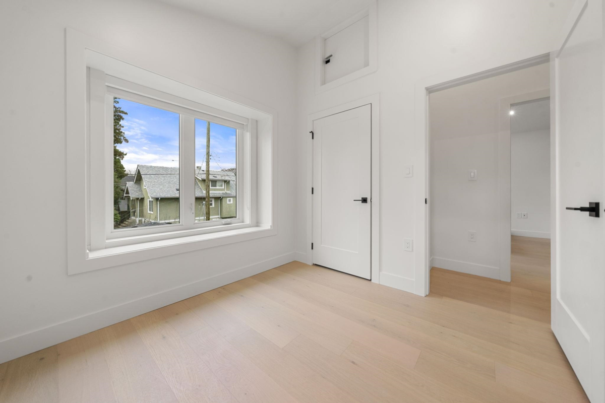 Laundry Room Photo of 3483 Adanac Street, Vancouver, BC