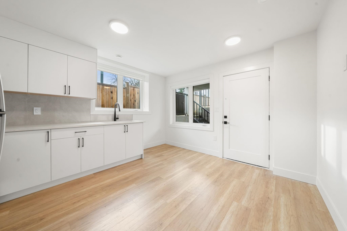 Swimming Pool Photo of 3483 Adanac Street, Vancouver, BC