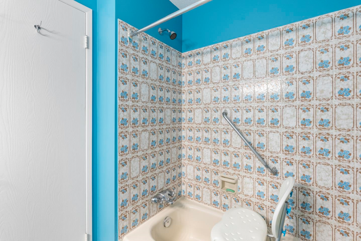 Garage Interior Photo of 4 32925 George Ferguson Way, Abbotsford, BC