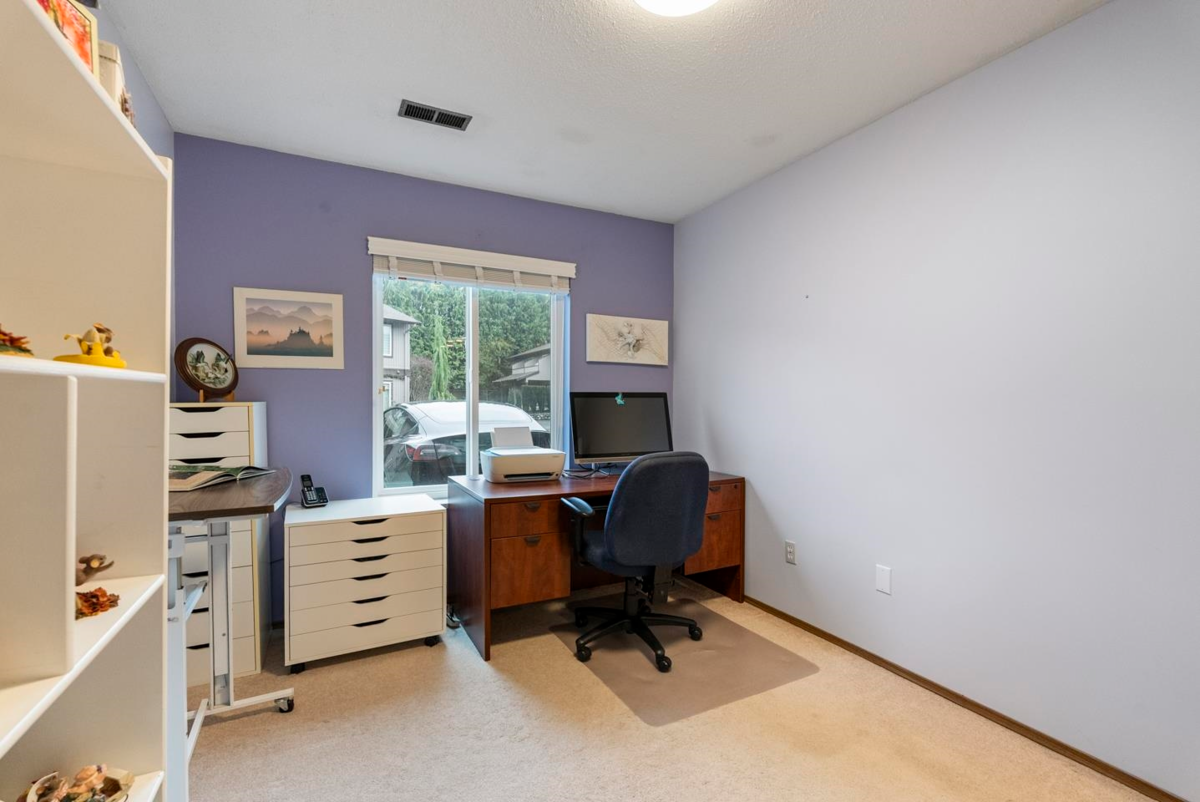Hallway Photo of 4 32925 George Ferguson Way, Abbotsford, BC