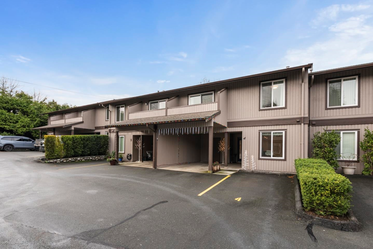 Hot Tub / Spa Photo of 4 32925 George Ferguson Way, Abbotsford, BC