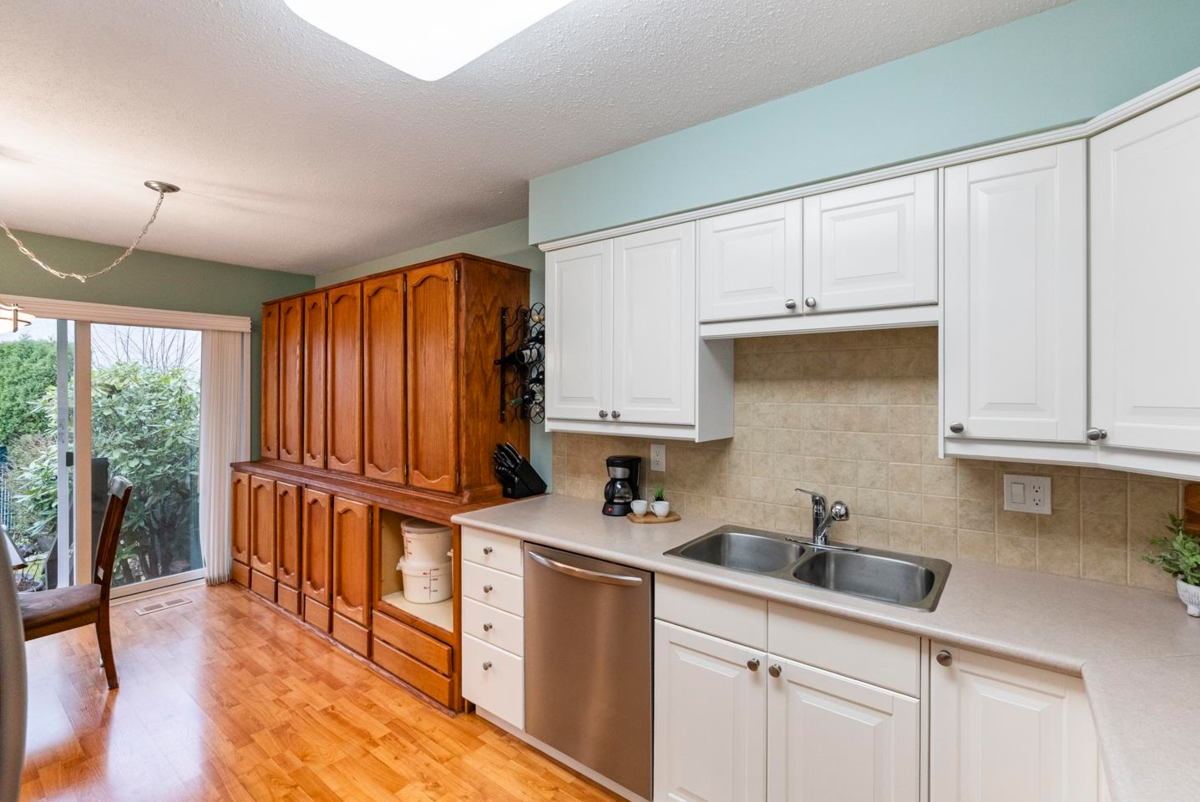 Primary Bedroom Photo of 4 32925 George Ferguson Way, Abbotsford, BC