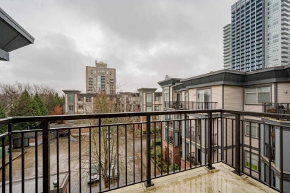 Loft / Bonus Room Photo of 402 10455 University Drive, Surrey, BC