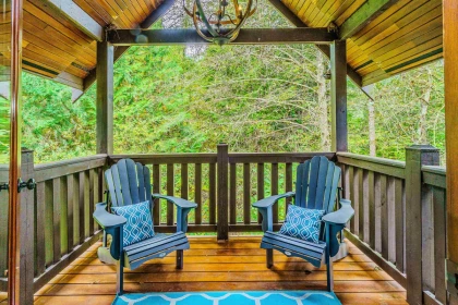 Entry Foyer Photo of 11267 Palmer Rolph Street, Maple Ridge, BC