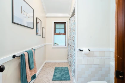 Primary Bathroom Photo of 11267 Palmer Rolph Street, Maple Ridge, BC