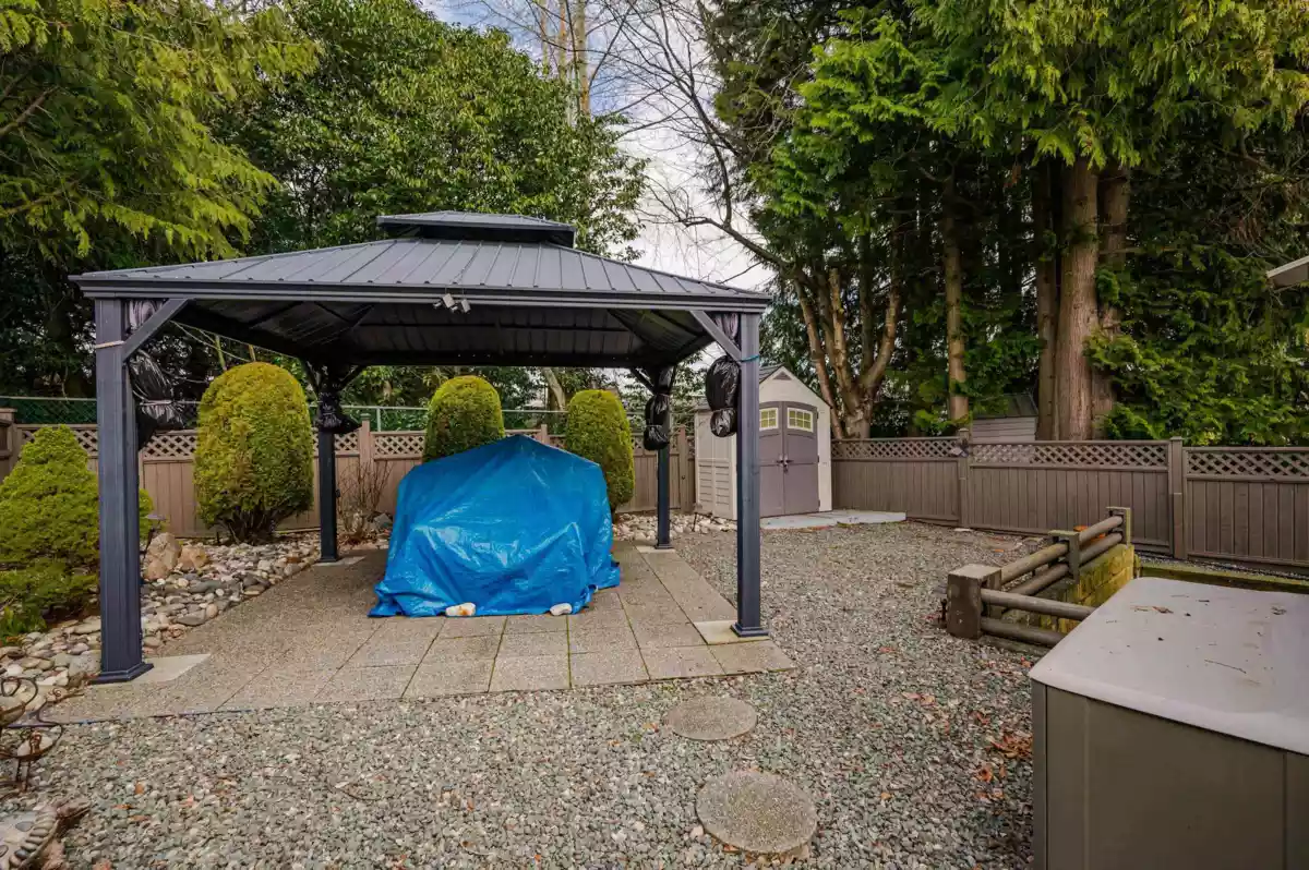 Backyard Photo of 15851 Suffolk Road, Surrey, BC