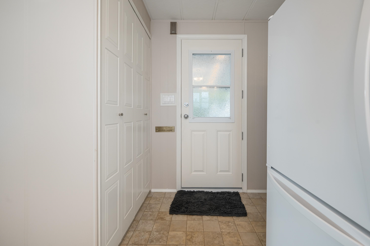 Dining Area Photo of 15851 Suffolk Road, Surrey, BC