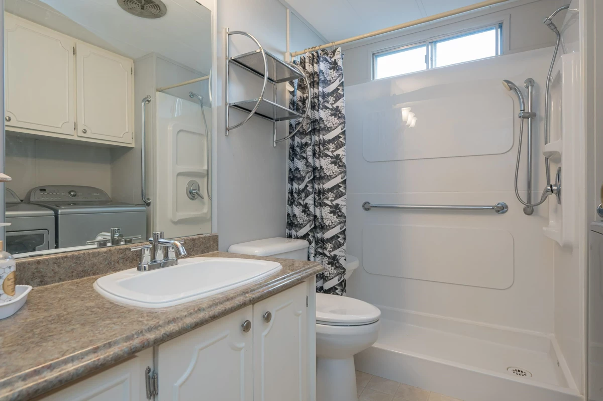 Hallway Photo of 15851 Suffolk Road, Surrey, BC