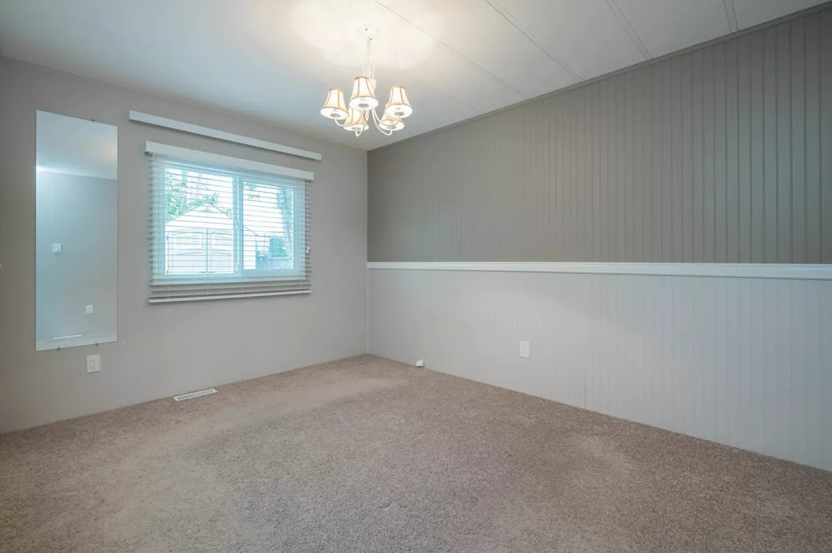 Laundry Room Photo of 15851 Suffolk Road, Surrey, BC