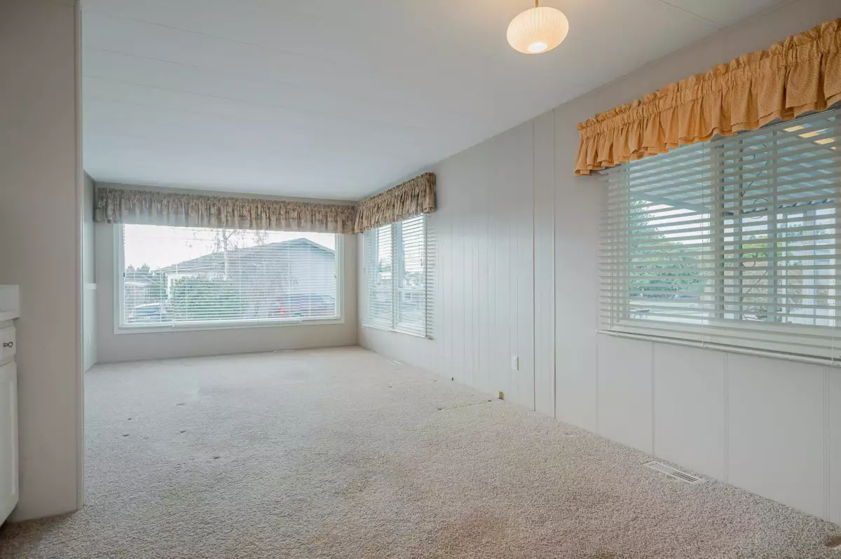 Primary Bathroom Photo of 15851 Suffolk Road, Surrey, BC