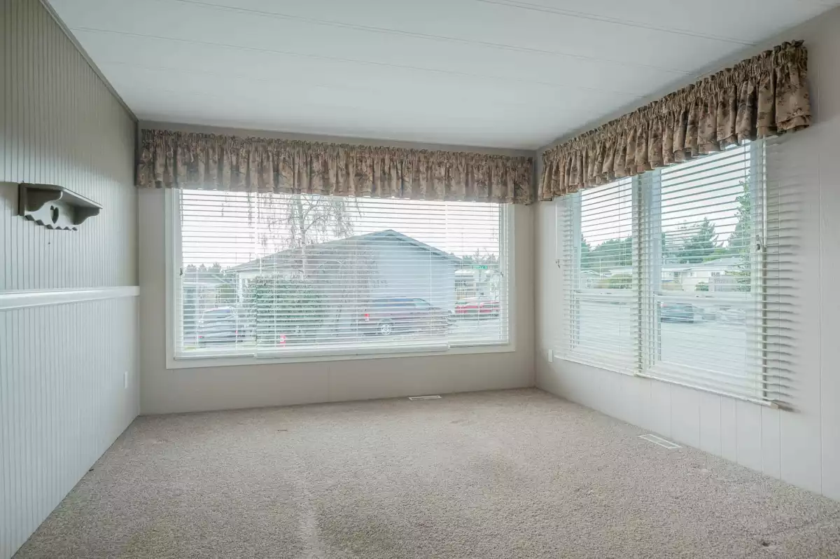 Walk-In Closet Photo of 15851 Suffolk Road, Surrey, BC