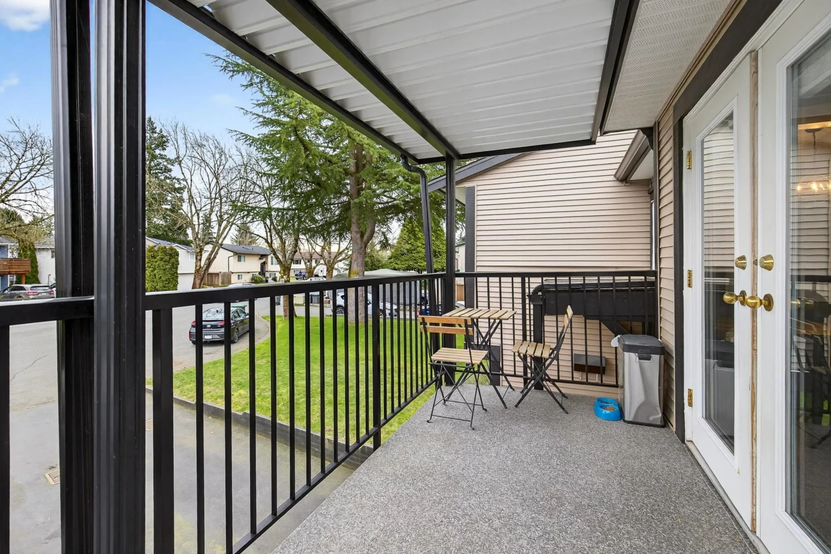 Basement Recreation Room Photo of 5879 184b Street, Surrey, BC