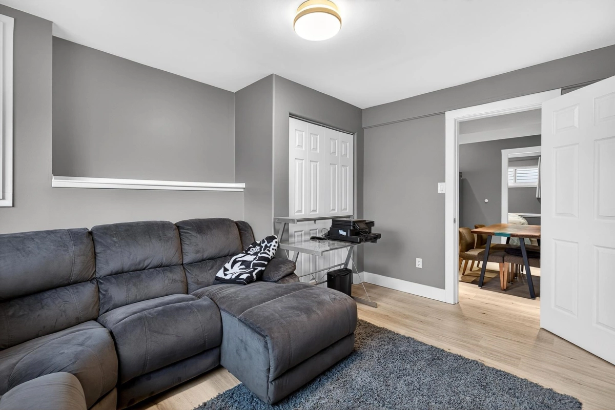 Entry Foyer Photo of 5879 184b Street, Surrey, BC