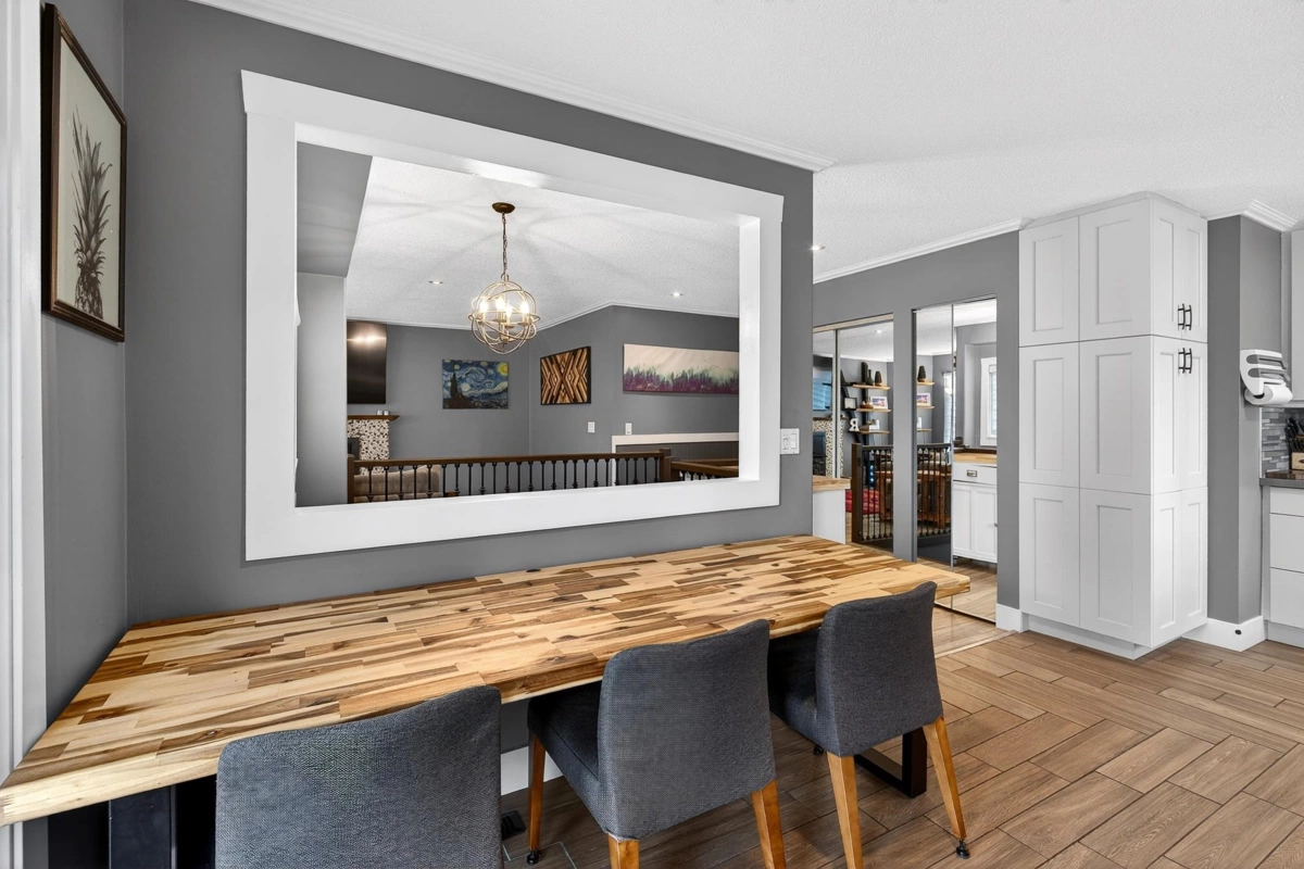 Kitchen Island Photo of 5879 184b Street, Surrey, BC