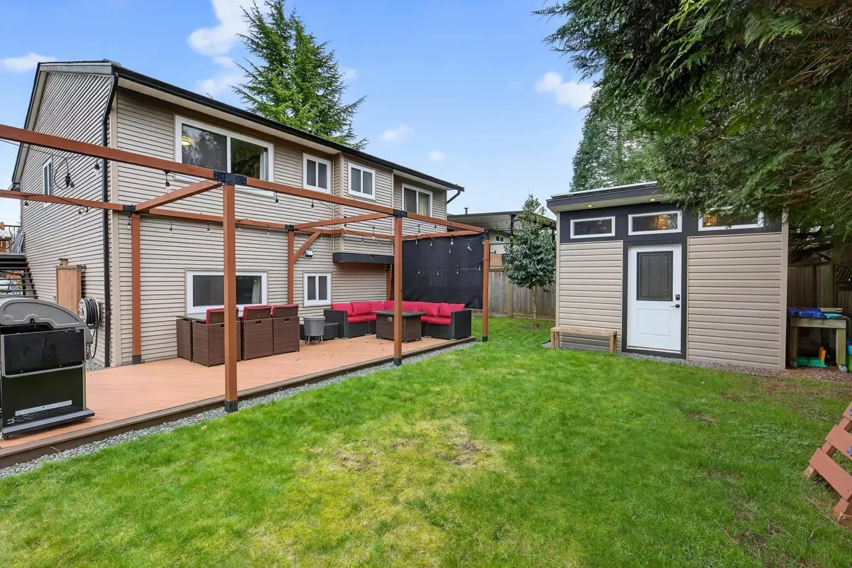 Outdoor Kitchen Photo of 5879 184b Street, Surrey, BC