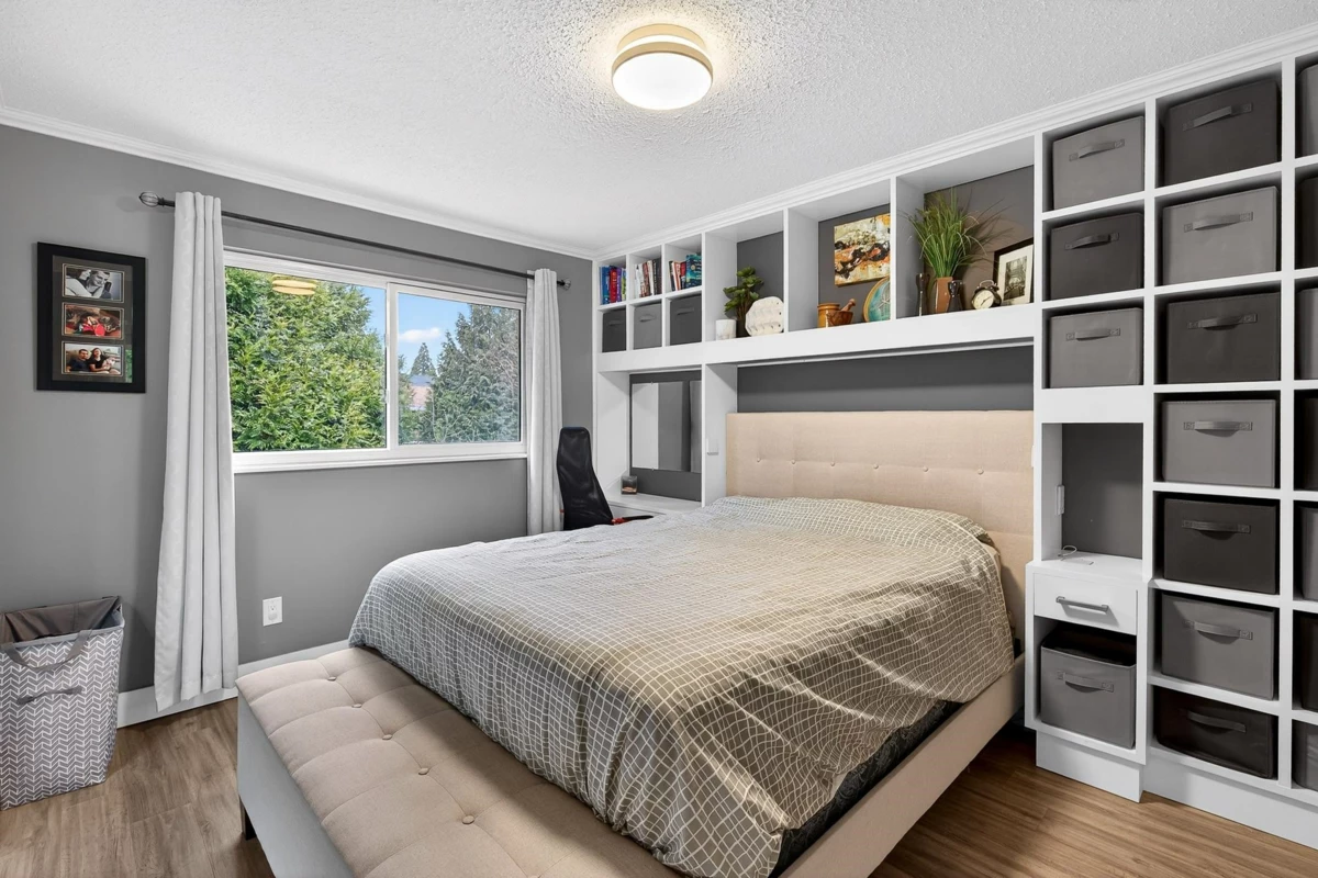Walk-In Closet Photo of 5879 184b Street, Surrey, BC