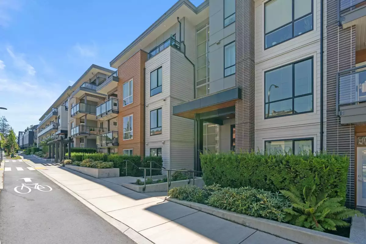 Hot Tub / Spa Photo of 205 615 E 3rd Street, North Vancouver, BC