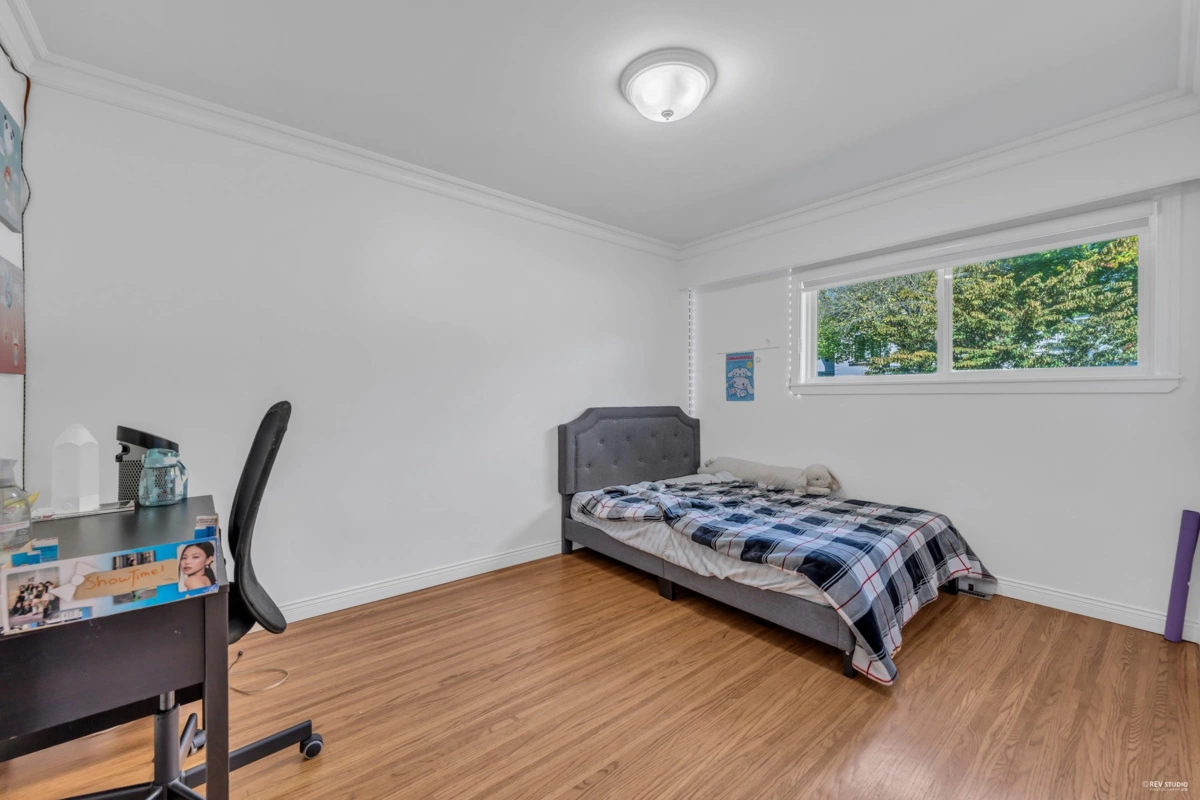 Entry Foyer Photo of 8025 Borden Street, Vancouver, BC