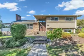 8025 Borden Street, Vancouver, BC