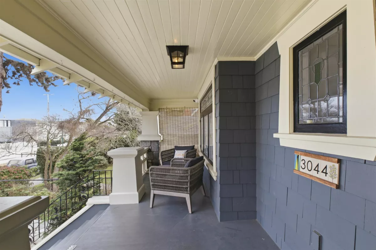 Kitchen Island Photo of 3044 Point Grey Road, Vancouver, BC