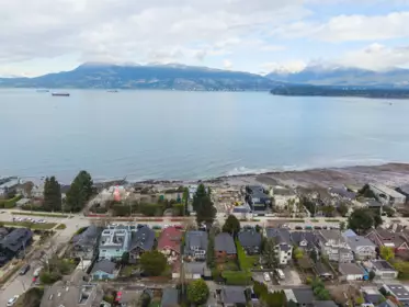 3044 Point Grey Road, Vancouver, BC