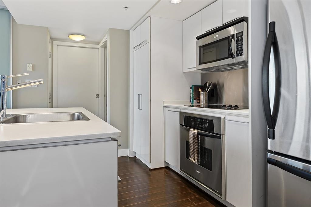 Kitchen Photo of 1508 1255 Seymour Street, Vancouver, BC