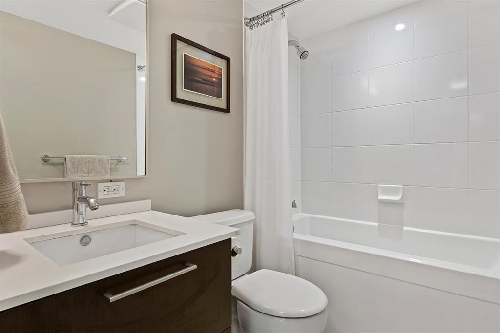 Walk-In Closet Photo of 1508 1255 Seymour Street, Vancouver, BC