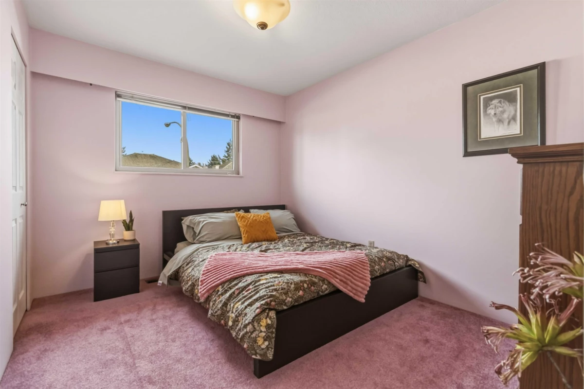 Entry Foyer Photo of 11078 83a Avenue, Delta, BC