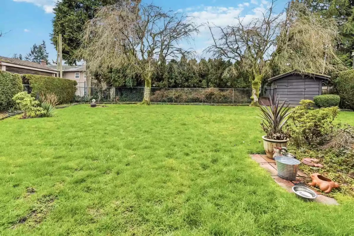 Guest Bathroom Photo of 11078 83a Avenue, Delta, BC