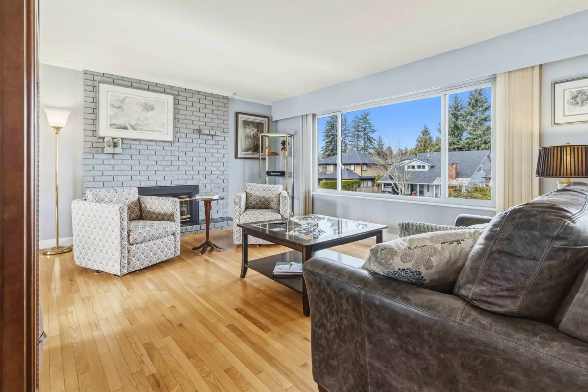 Living Room Photo of 11078 83a Avenue, Delta, BC