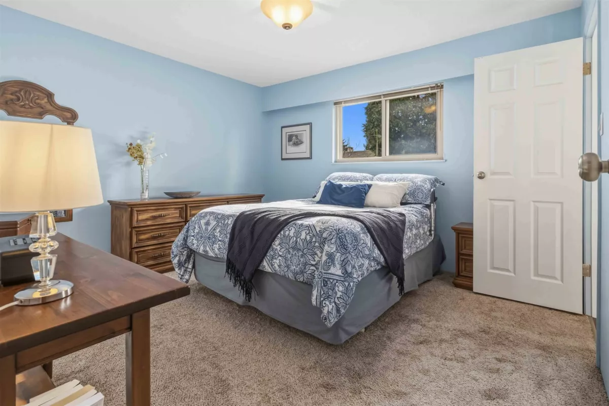 Powder Room Photo of 11078 83a Avenue, Delta, BC