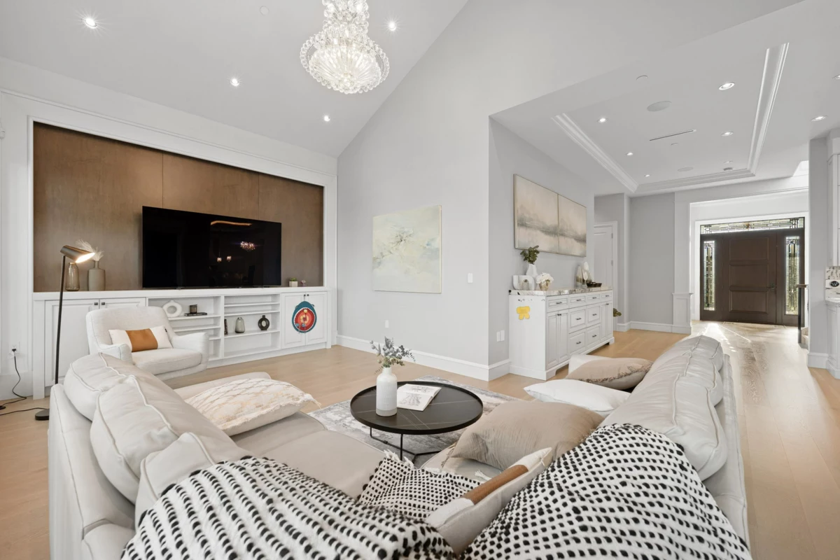 Walk-In Closet Photo of 3981 W 35th Avenue, Vancouver, BC