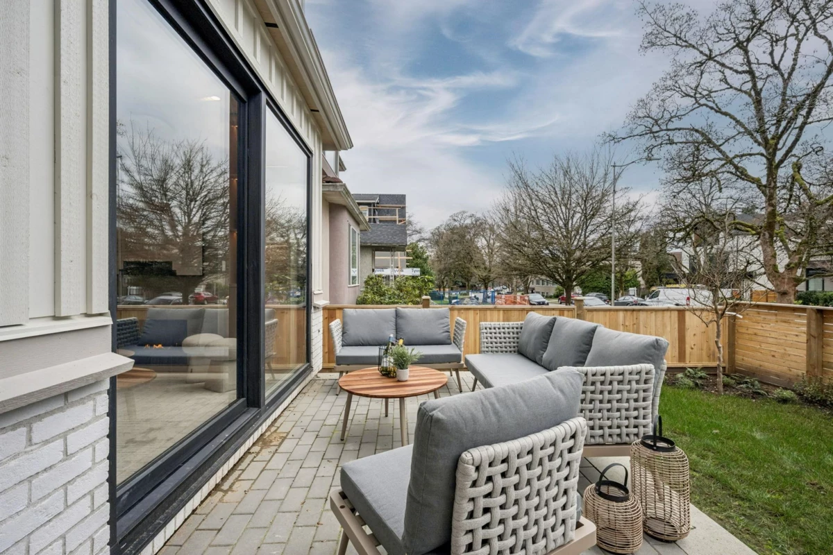 Backyard Photo of 1 448 W 20th Avenue, Vancouver, BC